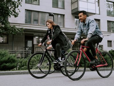 Man transitioning smoothly between two exercise positions.